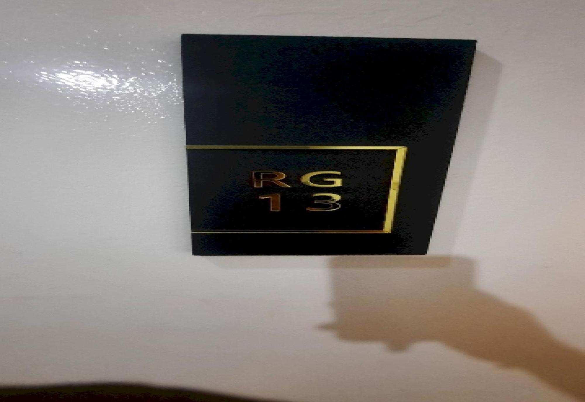 Super Oyo 90724 Rg Hotel Air Hitam Bagian luar foto