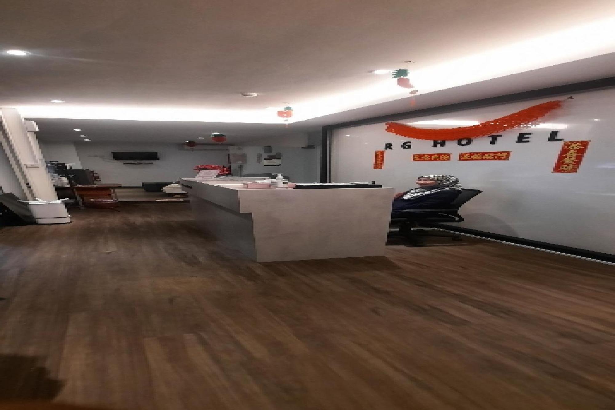 Super Oyo 90724 Rg Hotel Air Hitam Bagian luar foto